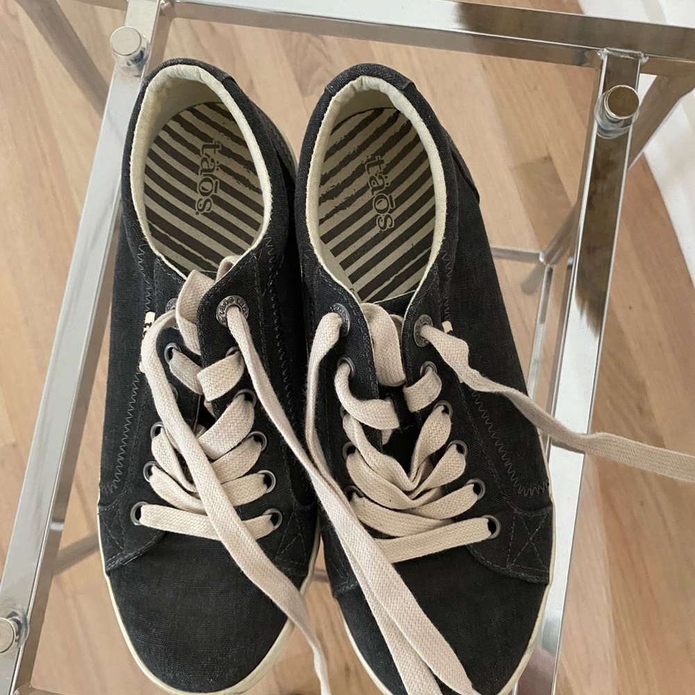 Taos women’s sneakers